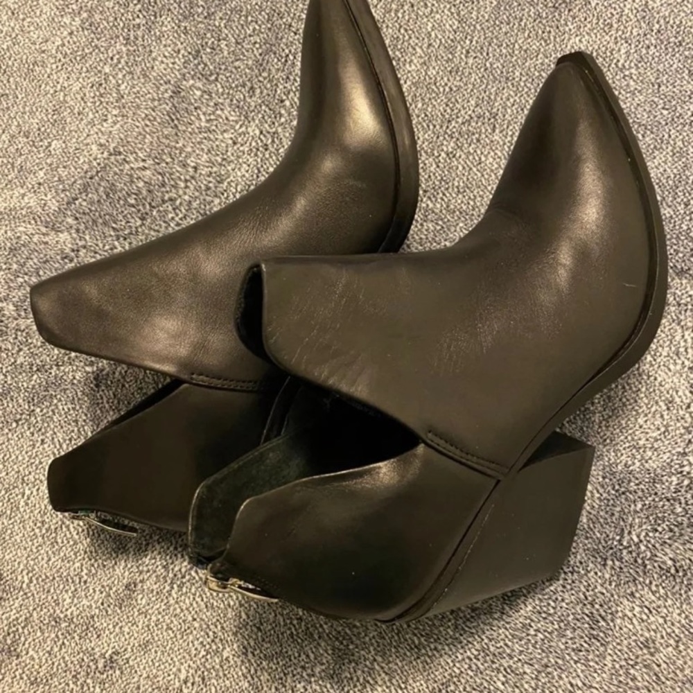 Ankle boot ,